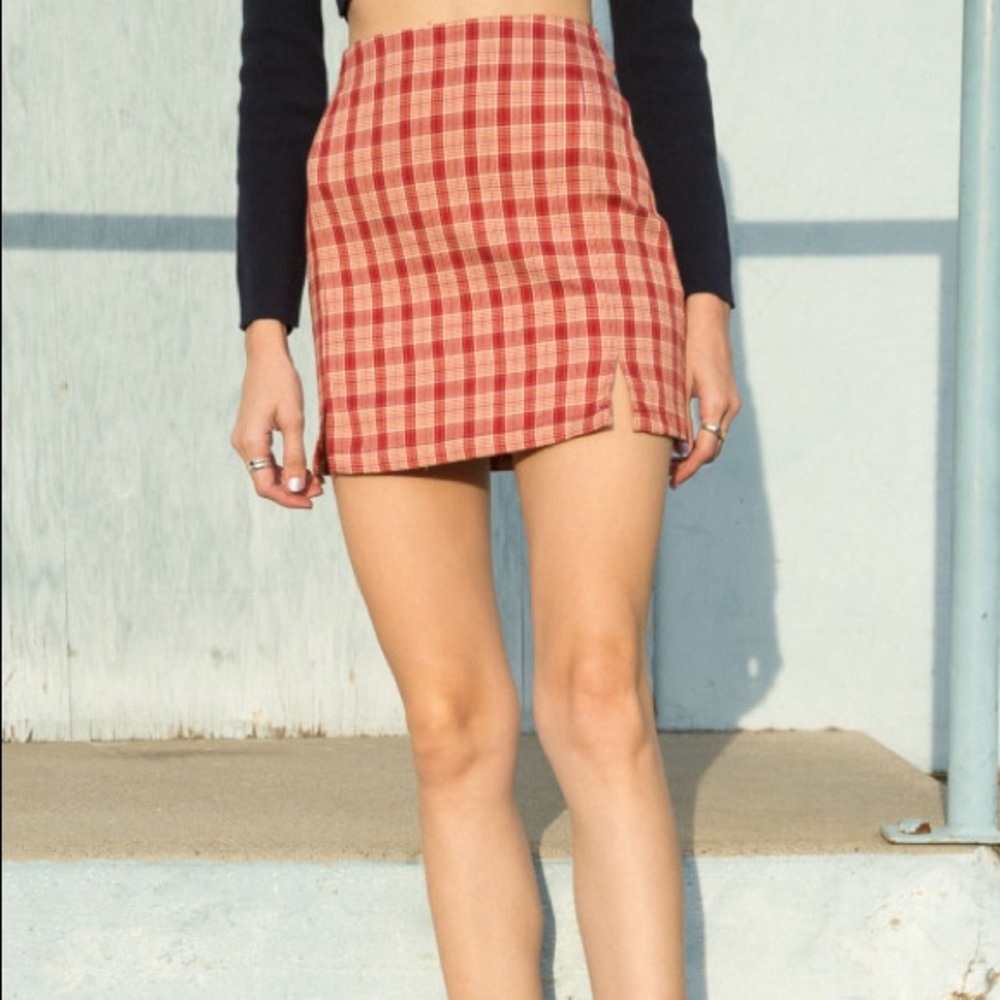 🌹brandy melville plaid red mini skirt *new*🌹